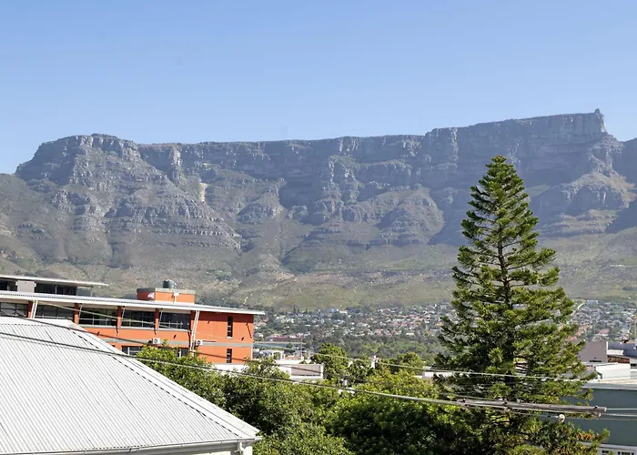 Stylish Bokaap Apartment W Mountain Views